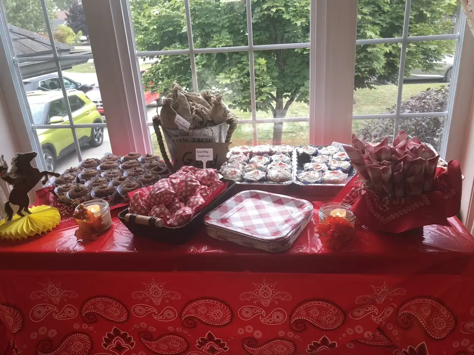 Cowboy dessert table with gold nugget favour bags